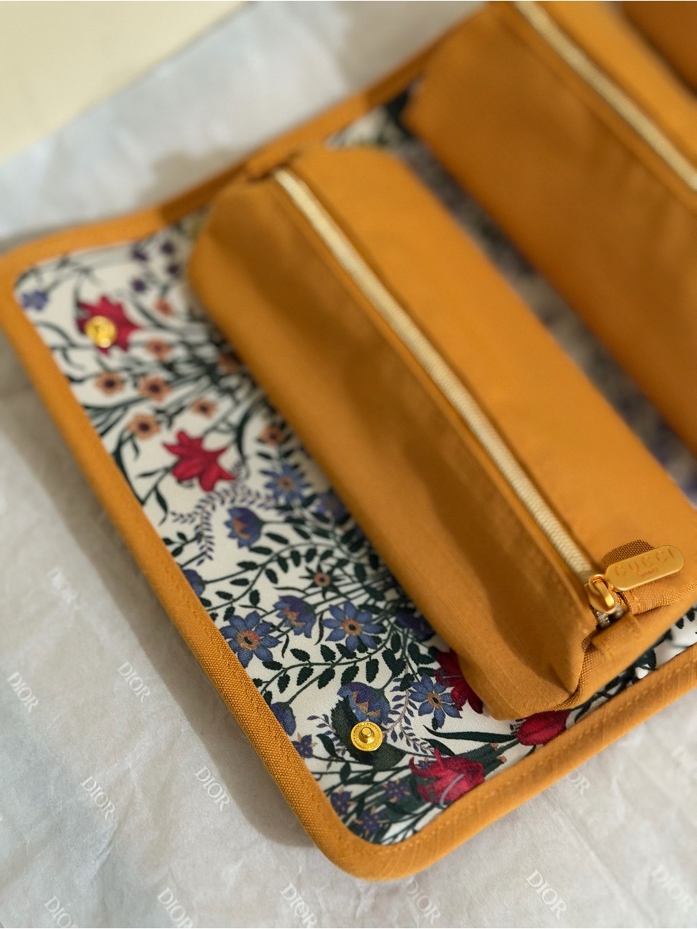 Brand new Gucci mustard yellow beauty travel Pouch with Gold Logo - Picture 7 of 17